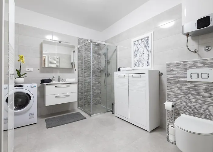 Апартаменты Apartman Domani Кострена